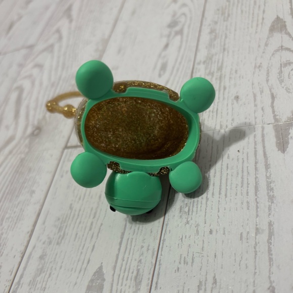 Bath & Body Works Gold and Green Turtle Hand Sanitizer Holder - Picture 4 of 7